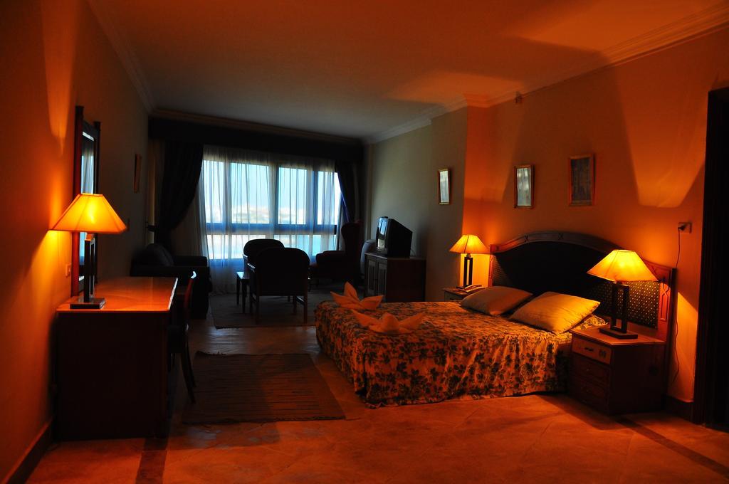 Alia Beach Resort Хургада Номер фото
